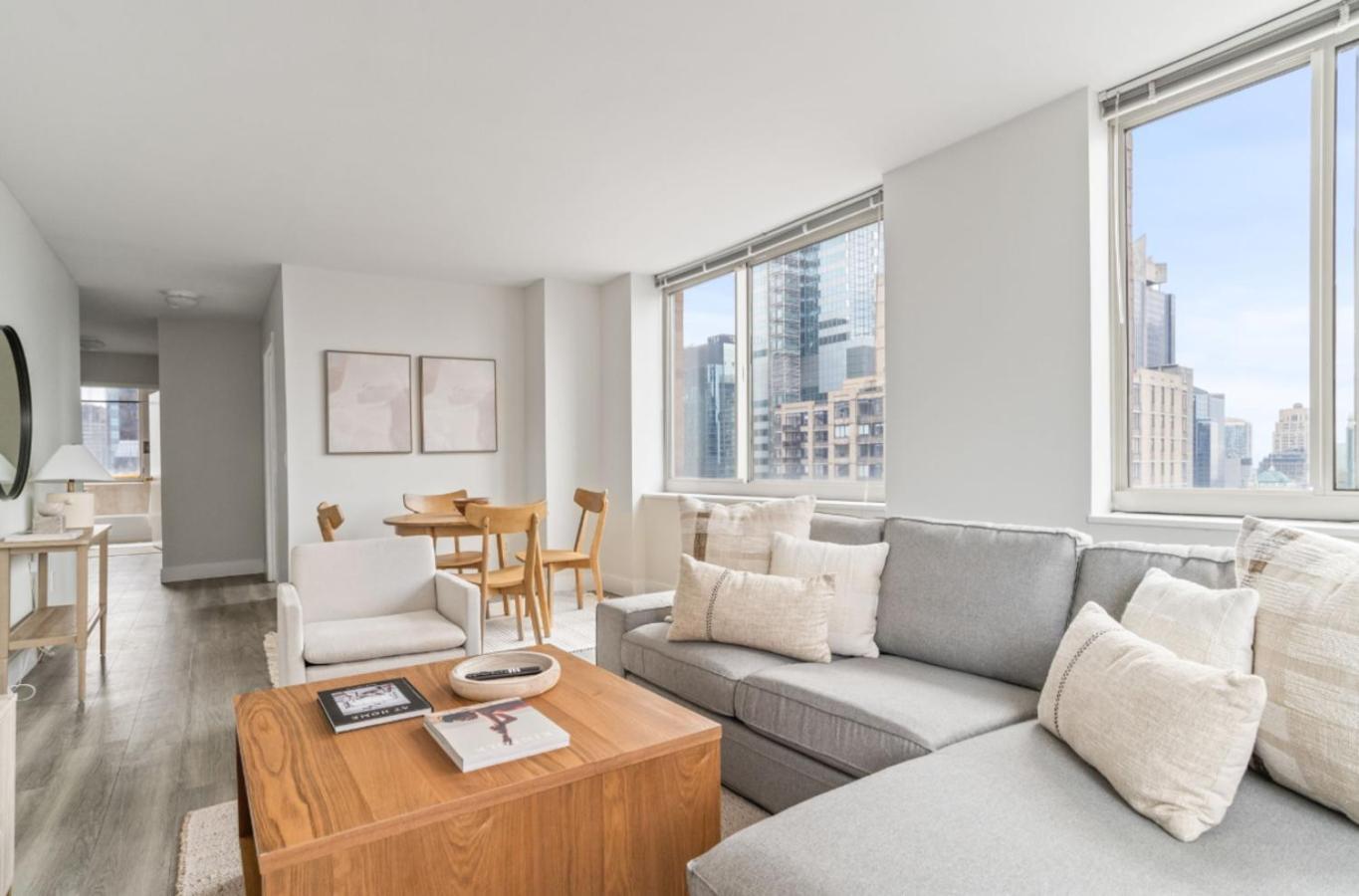 Manhattan Luxury 8 *